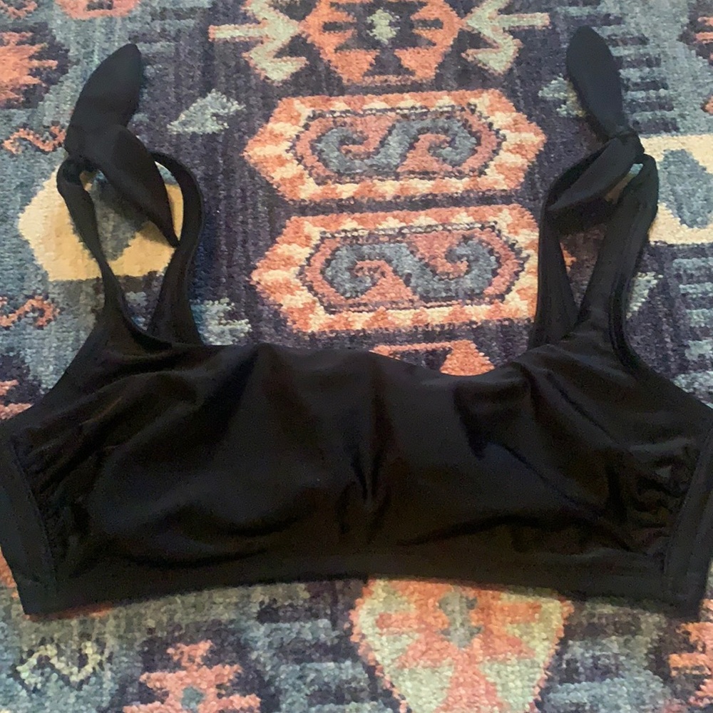 scoop bikini top